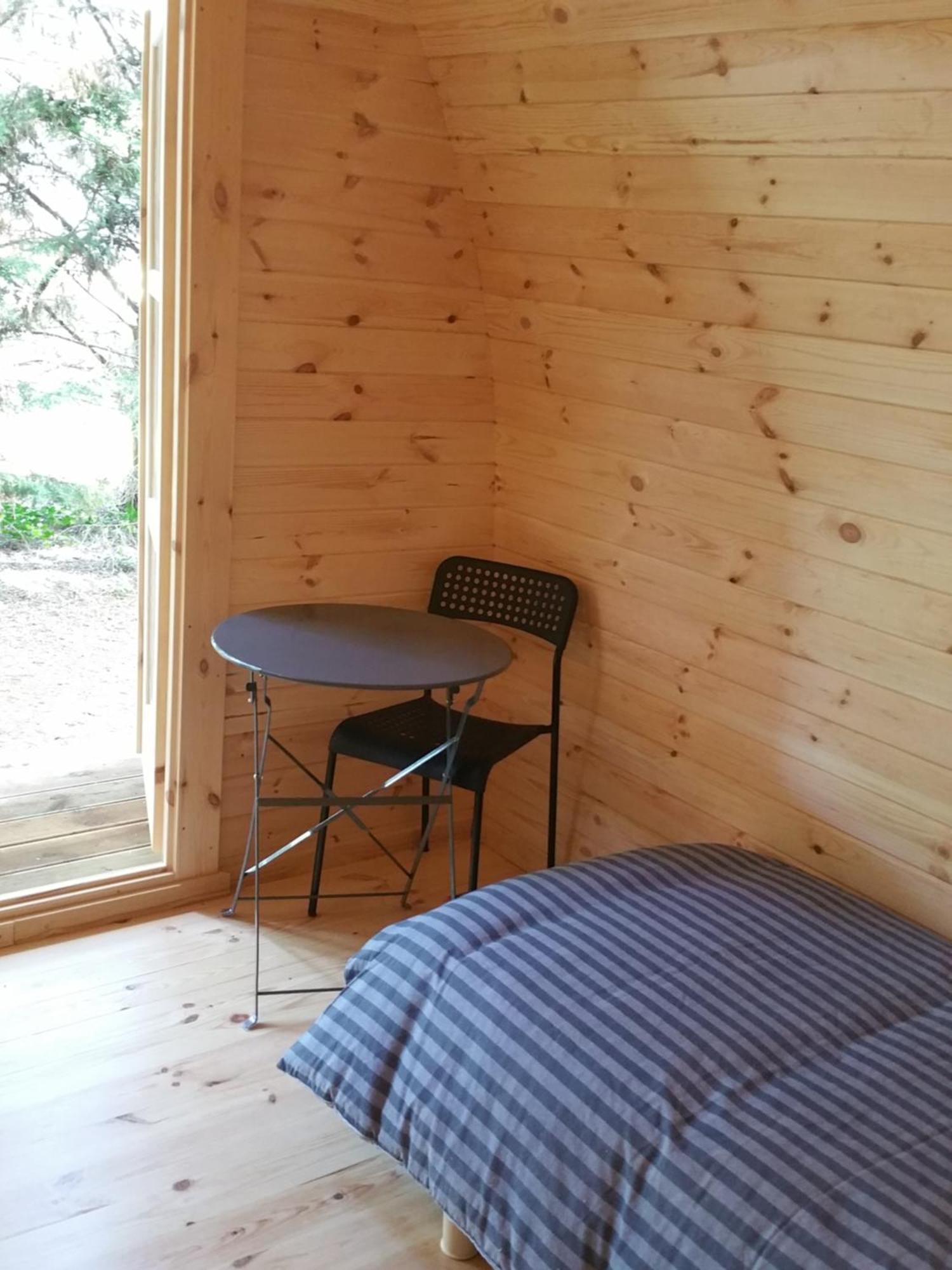 Camping Au Tour De L'Aveyron LʼHospitalet-du-Larzac Quarto foto